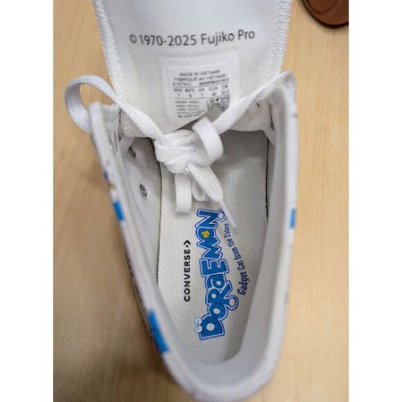 Converse Chuck Taylor All Star Doraemon Cat Robot Unisex High Top Shoes W9 NIB - Picture 10 of 13